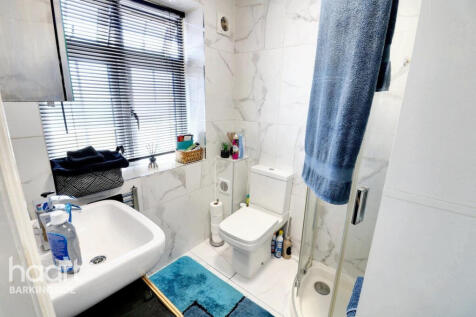 New North Road, Hainault 6 bed terraced house for sale