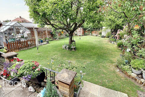 Ewellhurst Road, Clayhall 3 bed detached bungalow for sale