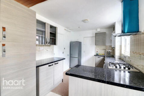 5 bedroom semi-detached house for sale