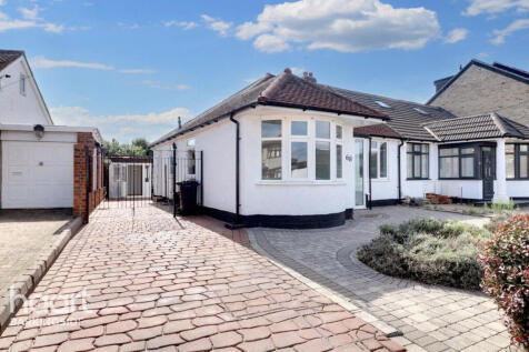 Kirkland Avenue, Clayhall 3 bed bungalow for sale