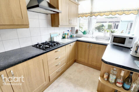 Donington Avenue, Barkingside 4 bed semi