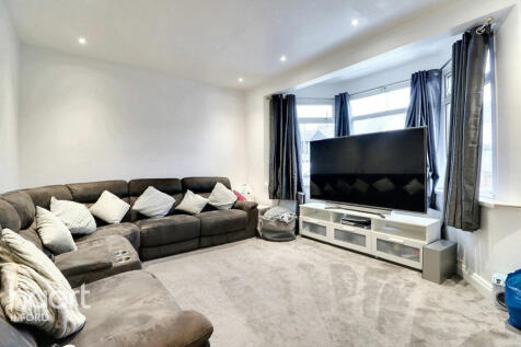 Beehive Lane, Ilford 4 bed terraced house for sale
