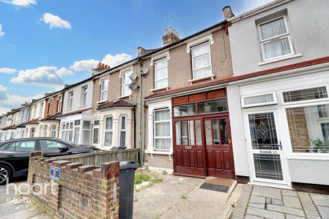 Kingston Road, Ilford 3 bed terraced house for sale