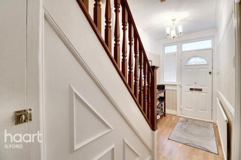 Lyndhurst Gardens, Ilford 3 bed terraced house for sale