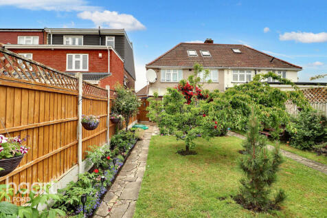 4 bedroom semi-detached house for sale