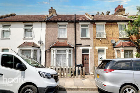 Oaklands Park Avenue, Ilford 3 bed terraced house for sale