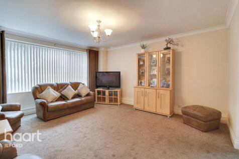 Eastern Avenue, Ilford 2 bed flat for sale