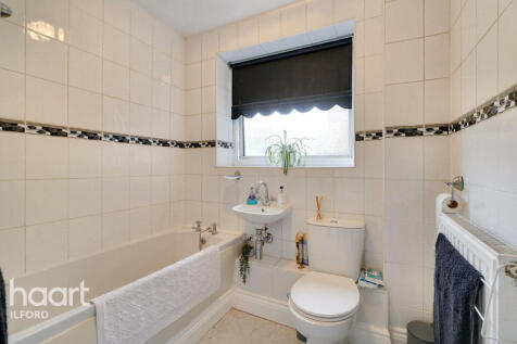 Eastern Avenue, Ilford 2 bed flat for sale