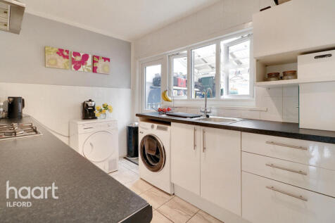 Mansfield Road, Ilford 2 bed terraced house for sale