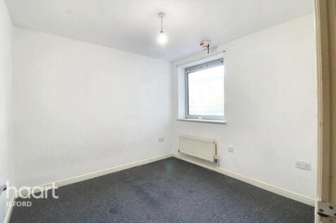 Axon Place, Ilford 2 bed flat for sale