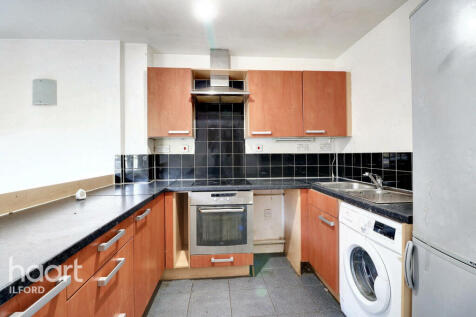 Axon Place, Ilford 2 bed flat for sale