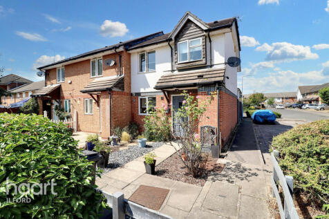 Azalea Close, Ilford 3 bed end of terrace house for sale
