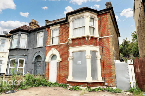 Wanstead Park Road, Ilford 4 bed end of terrace house for sale