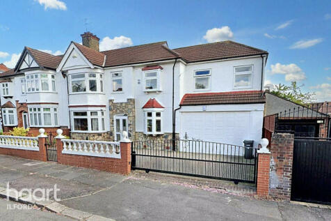 5 bedroom semi-detached house for sale