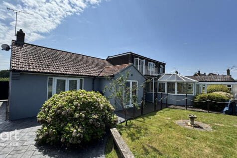 Windmill Road, Bradfield... 5 bed detached house for sale