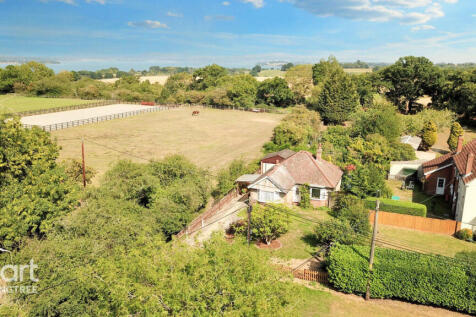 The Heath, Mistley, Manningtree, Essex 3 bed detached bungalow for sale