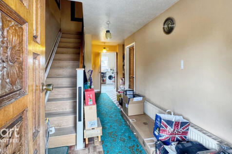6 bedroom detached house for sale
