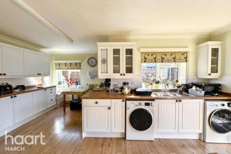 Meadowlands, March 2 bed detached bungalow for sale
