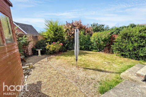2 bedroom semi-detached bungalow for sale