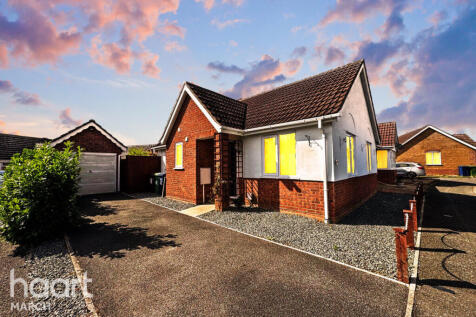 2 bedroom semi-detached bungalow for sale
