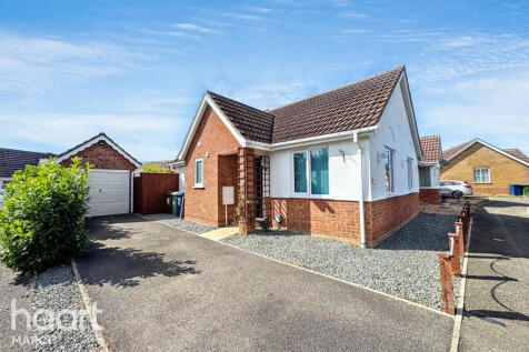 2 bedroom semi-detached bungalow for sale
