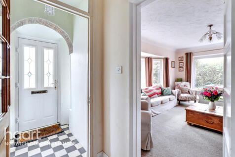 Norwich Road, Wymondham 4 bed detached bungalow for sale