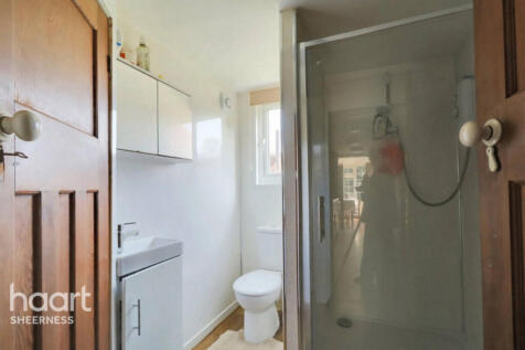 Elm Way, Eastchurch Kent 2 bed bungalow for sale