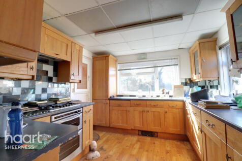 Imperial Avenue, Minster 3 bed bungalow for sale