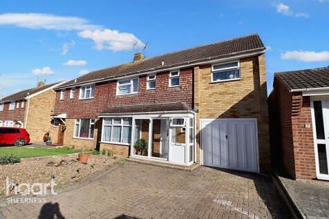 4 bedroom semi-detached house for sale