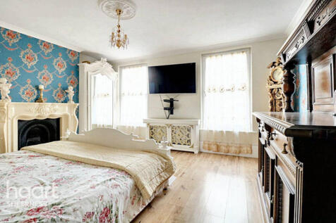 Broadway, Sheerness 4 bed terraced house for sale