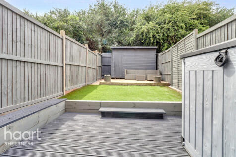 Anne Boleyn Close, Sheerness 2 bed terraced house for sale