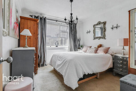 Darlington Drive, Minster on Sea 2 bed semi