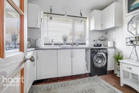 Darlington Drive, Minster on Sea 2 bed semi