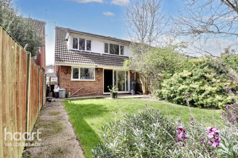 4 bedroom semi-detached house for sale