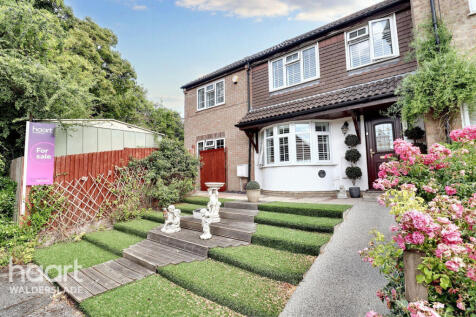 Charlotte Close, Chatham 5 bed end of terrace house for sale
