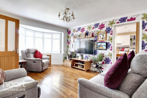 Charlotte Close, Chatham 5 bed end of terrace house for sale