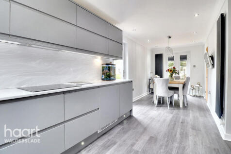 Bracken Hill, Chatham 4 bed detached house for sale
