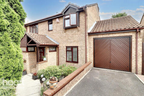Bracken Hill, Chatham 4 bed detached house for sale