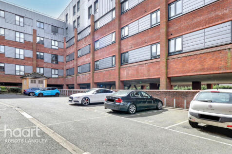 Selden Hill, HEMEL HEMPSTEAD 2 bed flat for sale
