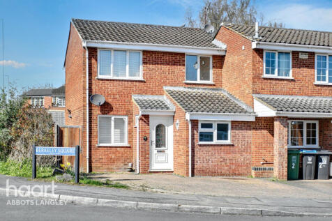 Berkeley Square, Hemel Hempstead 3 bed semi
