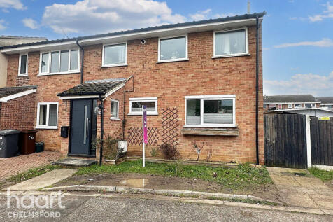 Violet Close, Chelmsford 3 bed end of terrace house for sale