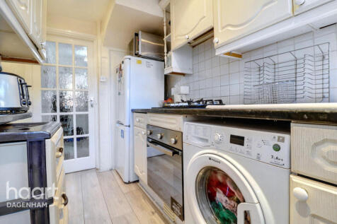 Barnmead Road, Dagenham 2 bed terraced house for sale
