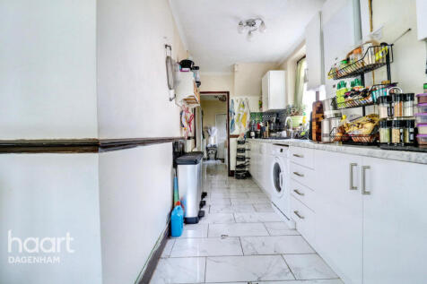 Sterry Road, Dagenham 3 bed end of terrace house for sale