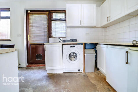 Nicholas Road, Dagenham 2 bed end of terrace house for sale
