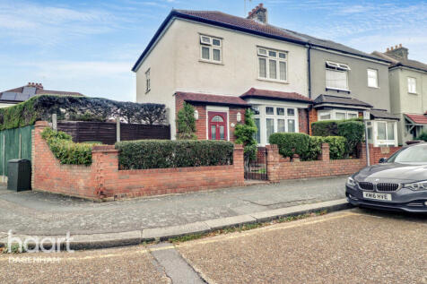 Cambeys Road, Dagenham 3 bed end of terrace house for sale