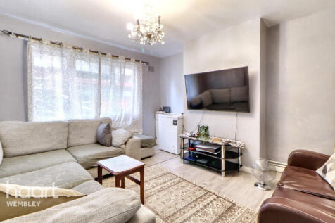 NW10 3 bed end of terrace house for sale