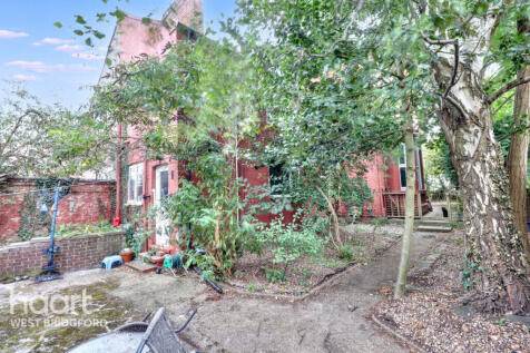 5 bedroom semi-detached house for sale
