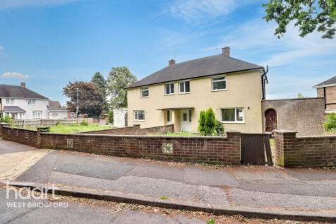 3 bedroom semi-detached house for sale