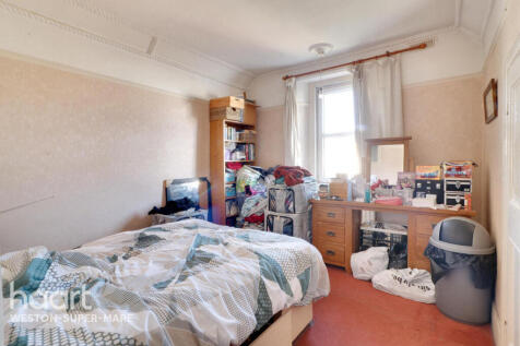4 bedroom detached bungalow for sale