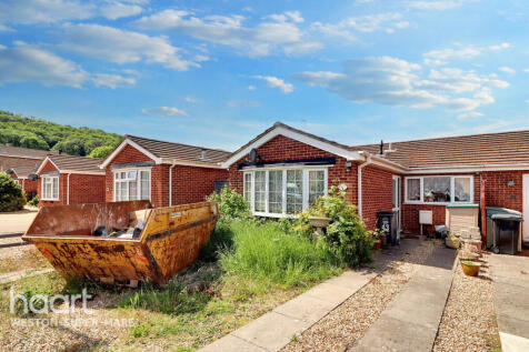 2 bedroom semi-detached bungalow for sale